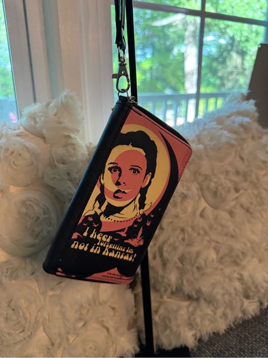 Buckle-Down Handbags - Collectors - Buckle-Down Wizard of Oz Wristlet